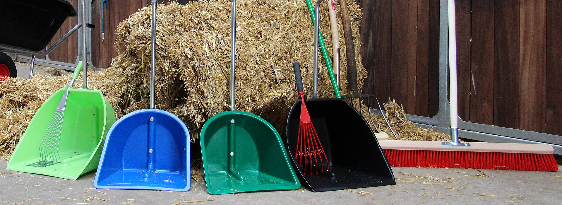 ONTDEK ONZE STALUITRUSTING: KWALITEIT, COMFORT EN FUNCTIONALITEIT