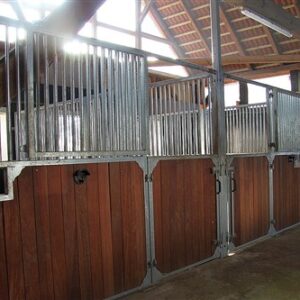 Voorwand Evando, Bongossi H: 230 cm,B: tot 350 cm