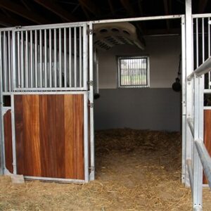 Voorwand Evando, Bongossi H: 230 cm,B: tot 400 cm