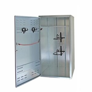 Armoire à selle 150x75x75 cm, disponible. Cadenas