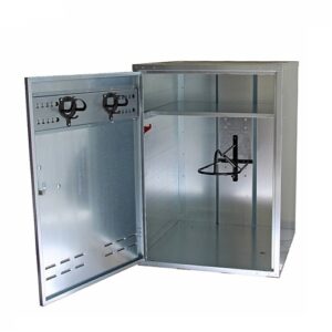 Armoire à selle 106x75x75 cm, disponible. Cadenas