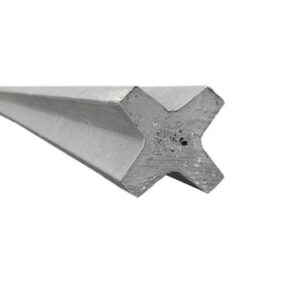 Poteau de clôture KS recyclé avec une croix